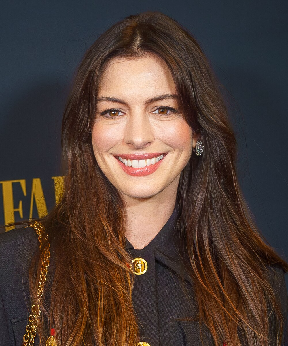 files/1000px-Anne_Hathaway_at_The_Appr.png